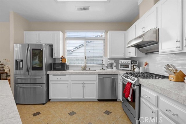Detail Gallery Image 11 of 35 For 10410 Bichester Ct, Bakersfield,  CA 93311 - 4 Beds | 2 Baths