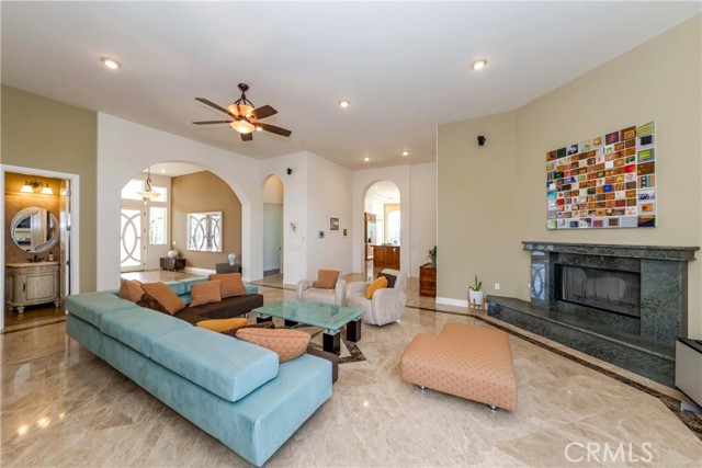 Detail Gallery Image 21 of 70 For 1309 W Valley View Dr, Fullerton,  CA 92833 - 5 Beds | 4/1 Baths