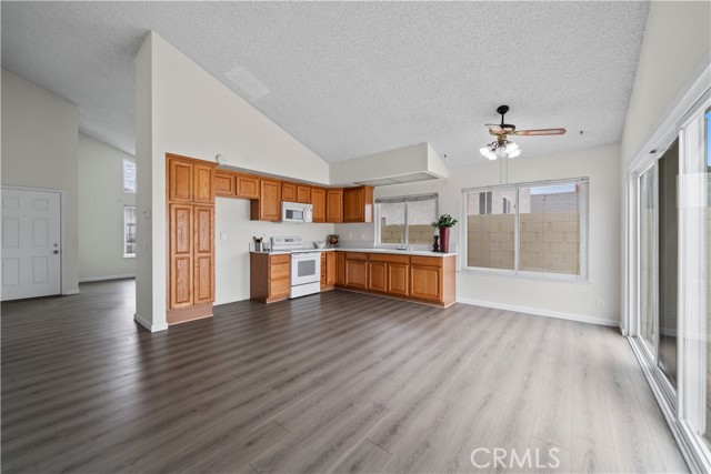 5161 Rotherham Circle, Westminster CA: https://media.crmls.org/medias/57ed676b-8a80-4b7b-a04f-ef41c818f339.jpg