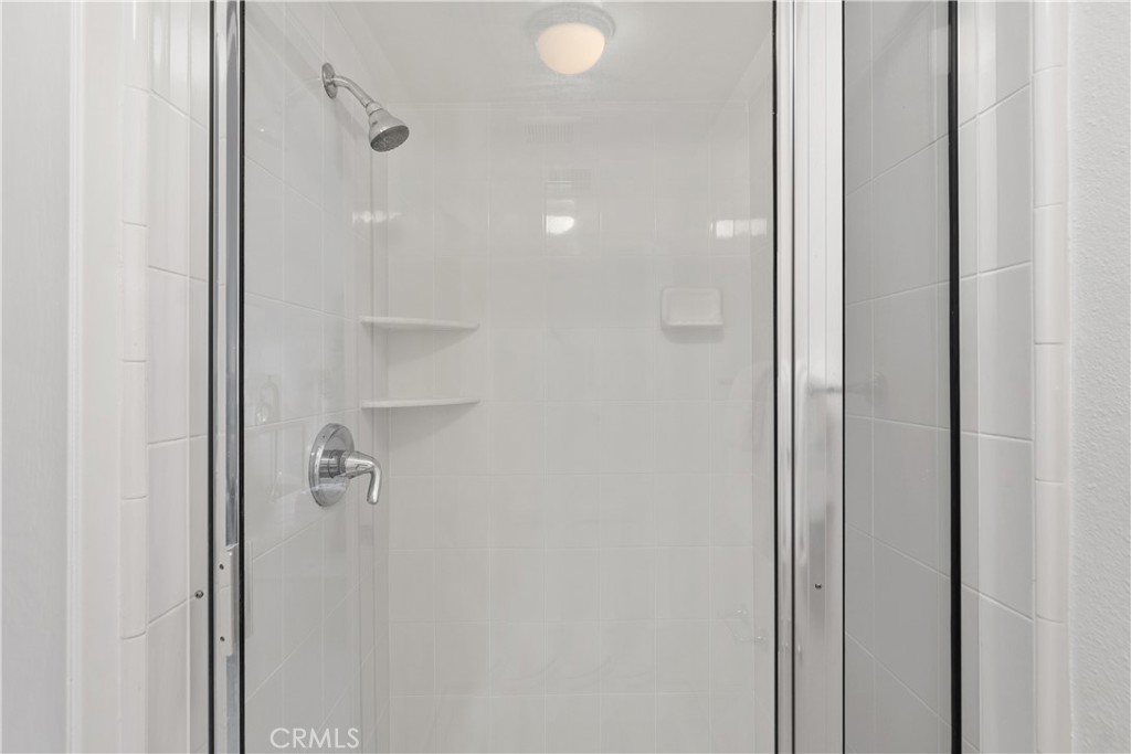 https://media.crmls.org/medias/57ed9e6c-b252-496f-a8f0-bd7d37858f1b.jpg?preset=X-Large