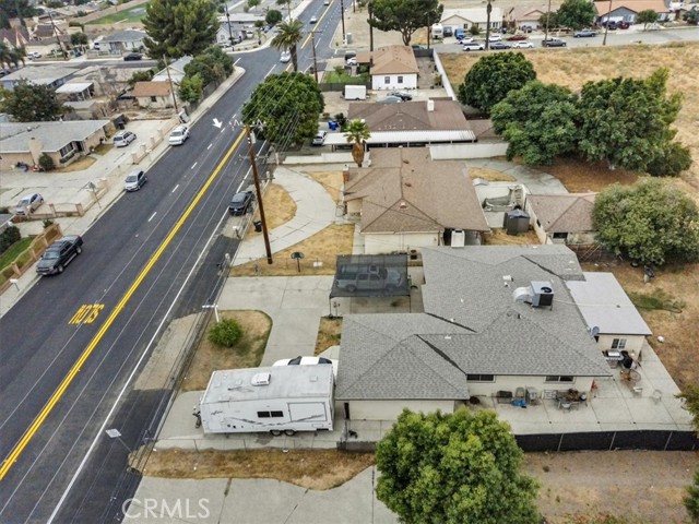 17962 Merrill Avenue, Fontana CA: https://media.crmls.org/medias/57edc7de-ea9b-405b-8811-76c17de69748.jpg