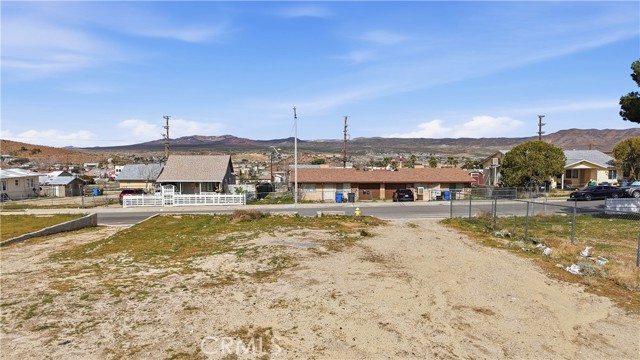 Detail Gallery Image 2 of 13 For 212 E Fredricks St, Barstow,  CA 92311 - – Beds | – Baths