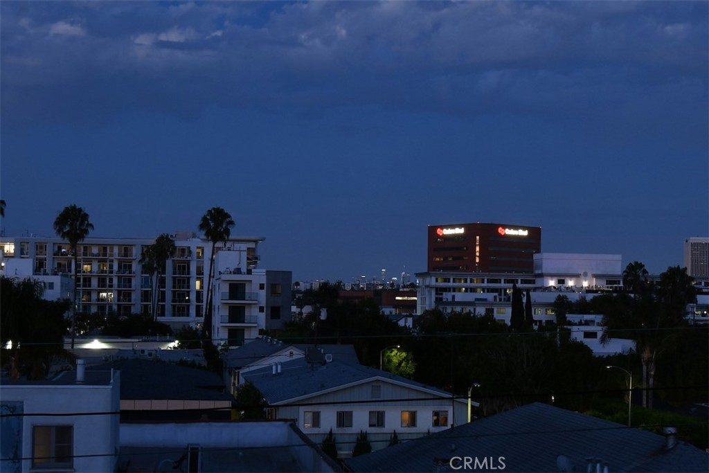 https://media.crmls.org/medias/57ee7945-cc83-40a9-9a7b-790b3c81d161.jpg?preset=X-Large