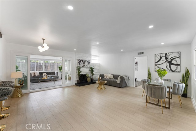 17121 Simonds Street, Granada Hills CA: https://media.crmls.org/medias/57eef75a-b55c-4960-88cb-bea2d3783145.jpg