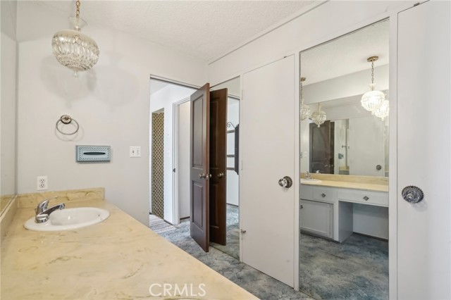 42131 San Jose Drive, San Jacinto CA: https://media.crmls.org/medias/57ef6d28-cd6c-4fe9-8303-5aa2ddd5534b.jpg