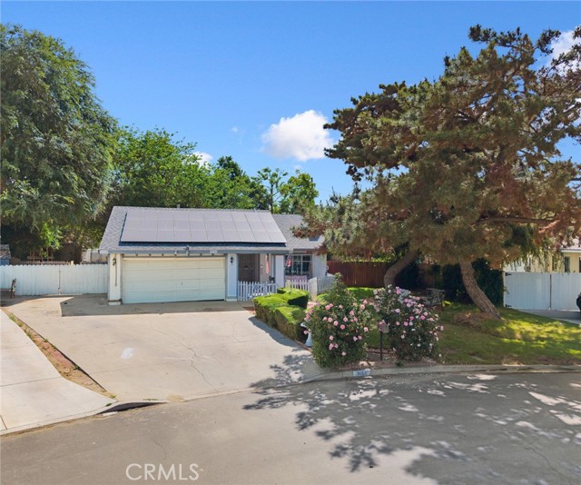 4060 Olive Street, Chino CA: https://media.crmls.org/medias/57ef94b9-7ba1-49f1-9143-683765aa6ca0.jpg