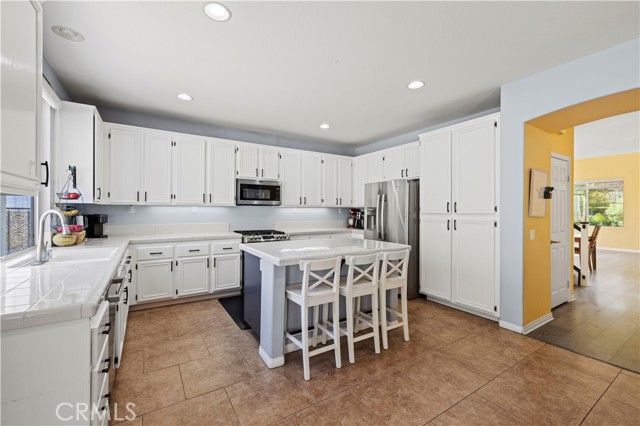 Detail Gallery Image 15 of 68 For 31205 Cherry Dr, Castaic,  CA 91384 - 5 Beds | 3 Baths