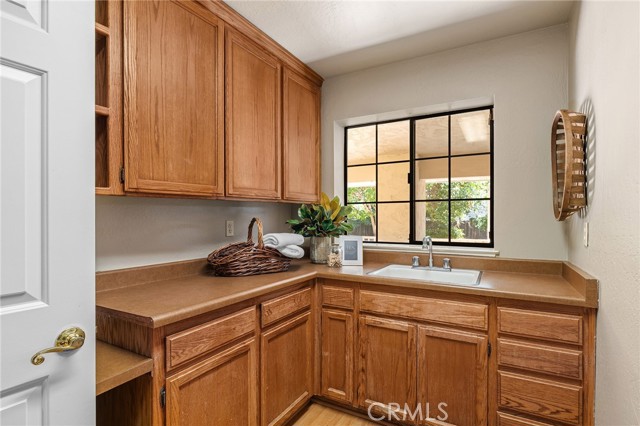 4680 Songbird, Chico CA: https://media.crmls.org/medias/57f049cb-8d22-46da-a0f9-f76e843d1178.jpg