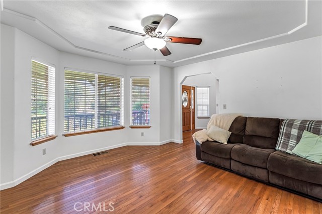 50711 Road 426, Oakhurst CA: https://media.crmls.org/medias/57f04f3d-d4c0-498a-83eb-ecbacd611028.jpg