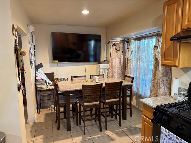 Detail Gallery Image 19 of 51 For 2520 Ohio Ave, South Gate,  CA 90280 - 6 Beds | 4 Baths