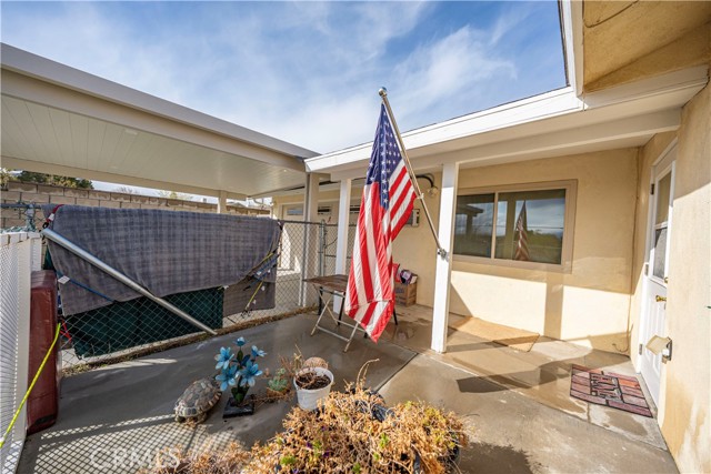 Detail Gallery Image 4 of 53 For 9404 Mesa, Lucerne Valley,  CA 92356 - 2 Beds | 1 Baths