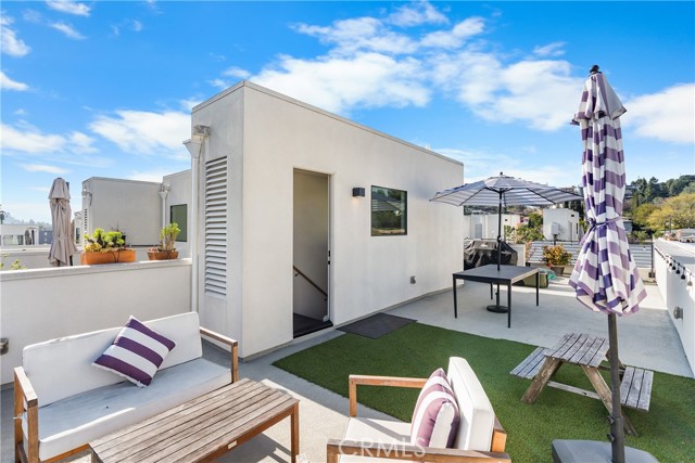 Detail Gallery Image 23 of 27 For 4524 N Ayla, Los Angeles,  CA 90041 - 3 Beds | 4 Baths