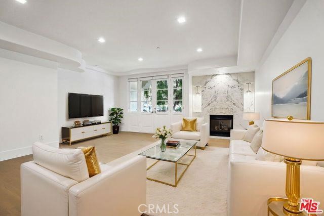 1861 Veteran Avenue #101