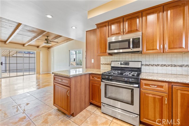 Detail Gallery Image 13 of 37 For 1301 N Walnut St, La Habra,  CA 90631 - 3 Beds | 2 Baths