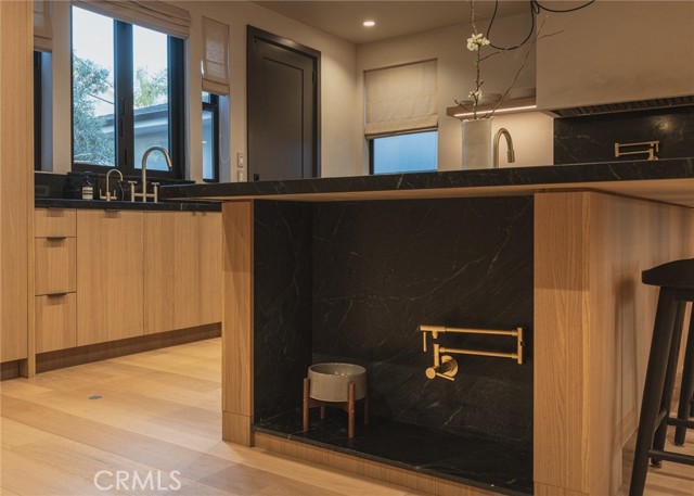 Detail Gallery Image 16 of 57 For 2212 Cliff Dr, Newport Beach,  CA 92663 - 5 Beds | 5/1 Baths