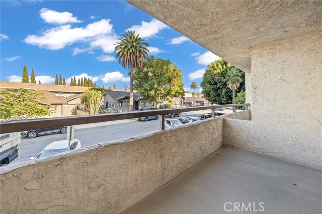 225 Hermosa Ave, Long Beach CA: https://media.crmls.org/medias/57f330a3-25f0-4419-95af-0b0b869c5898.jpg