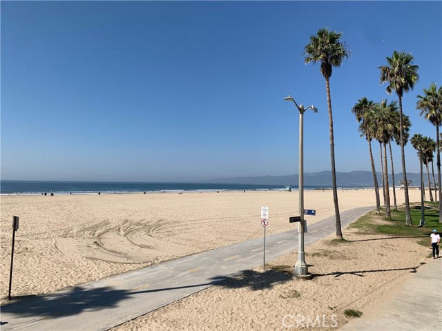 Detail Gallery Image 41 of 42 For 3003 Ocean Front Walk, Venice,  CA 90291 - 3 Beds | 3 Baths