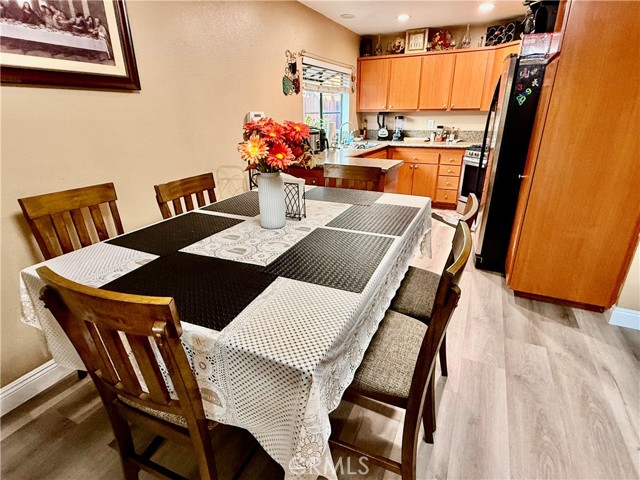 14213 Ranchero Drive, Fontana CA: https://media.crmls.org/medias/57f342fe-159b-4897-9323-7bf60394e85c.jpg