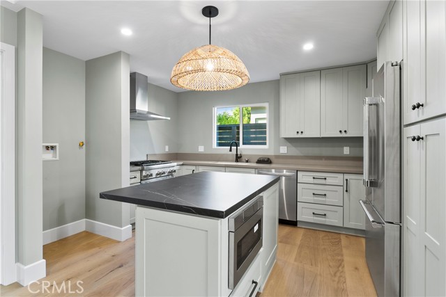 Detail Gallery Image 14 of 15 For 354 La Perle Ln #B,  Costa Mesa,  CA 92627 - 3 Beds | 1 Baths