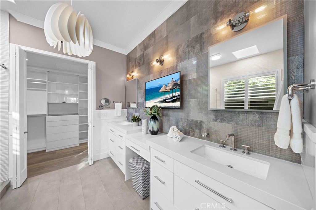 MLS #OC26105389 image #21