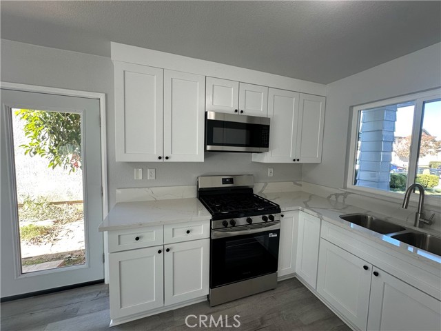 Detail Gallery Image 7 of 17 For 2010 Date Tree, Colton,  CA 92324 - 3 Beds | 2/1 Baths