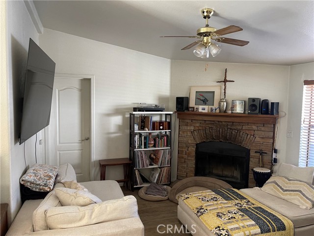 Detail Gallery Image 5 of 19 For 458 Maple Ln, Sugarloaf,  CA 92386 - 3 Beds | 2 Baths
