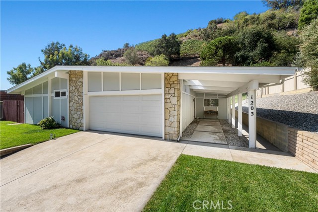 Detail Gallery Image 1 of 1 For 1203 Bienveneda Ave, Pacific Palisades,  CA 90272 - 3 Beds | 2 Baths