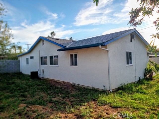 657 Glenhill Drive, Riverside CA: https://media.crmls.org/medias/57f605cd-b0ea-42c6-b2de-3e734872a3af.jpg
