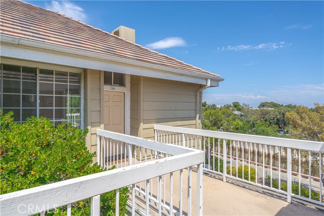 20251 Cape Coral Lane, Huntington Beach CA: https://media.crmls.org/medias/57f642c7-c320-4ba9-8dbd-f89d94fd703c.jpg