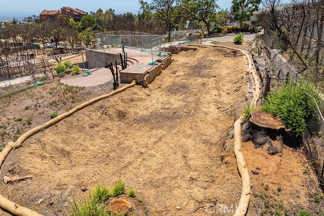 15475 Albright Street, Pacific Palisades CA: https://media.crmls.org/medias/57f66bf5-74af-4709-be4e-aea42871effe.jpg