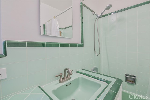 1030 E 2nd Street, Long Beach CA: https://media.crmls.org/medias/57f6a4fc-27a5-492d-960a-8e1ddb4f031a.jpg