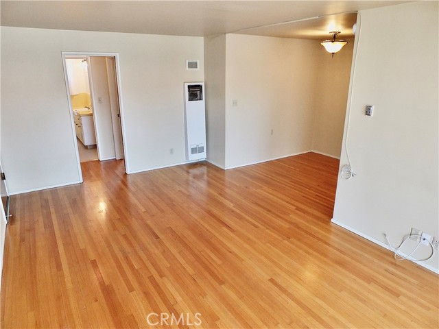 Detail Gallery Image 9 of 39 For 1724 E 1st St #9,  Long Beach,  CA 90802 - 1 Beds | 1 Baths