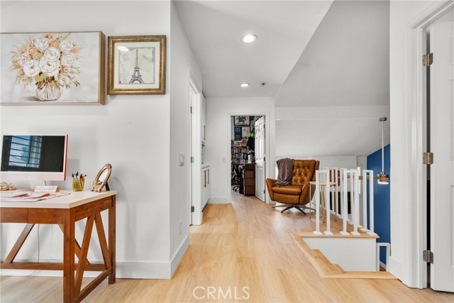Detail Gallery Image 27 of 50 For 23121 Yvette Ln, Valencia,  CA 91355 - 3 Beds | 3 Baths