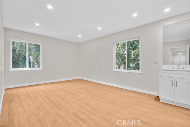600 W 3rd Street, Santa Ana CA: https://media.crmls.org/medias/57f7e207-2966-4d08-b6c2-275f5abc8dd1.jpg
