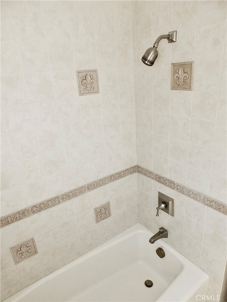 https://media.crmls.org/medias/57f89337-1909-479e-a83b-64f31ed8d601.jpg?preset=X-Large