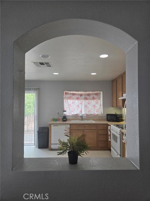Detail Gallery Image 6 of 16 For 1481 Rodeo Dr, Imperial,  CA 92251 - 3 Beds | 2 Baths
