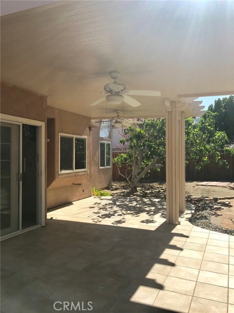 15610 Nectarine Way, Lake Elsinore CA: https://media.crmls.org/medias/57fa0705-1e18-43ac-a9eb-3e6b6f408c60.jpg
