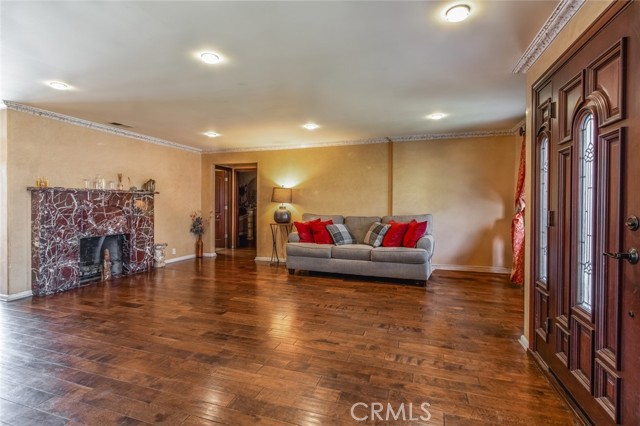 Detail Gallery Image 2 of 30 For 8266 Fontana St, Downey,  CA 90241 - 2 Beds | 1 Baths