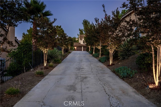 5347 E Big Sky Lane, Anaheim Hills CA: https://media.crmls.org/medias/57fa7de5-14ef-4656-8b44-cda36c43aa40.jpg