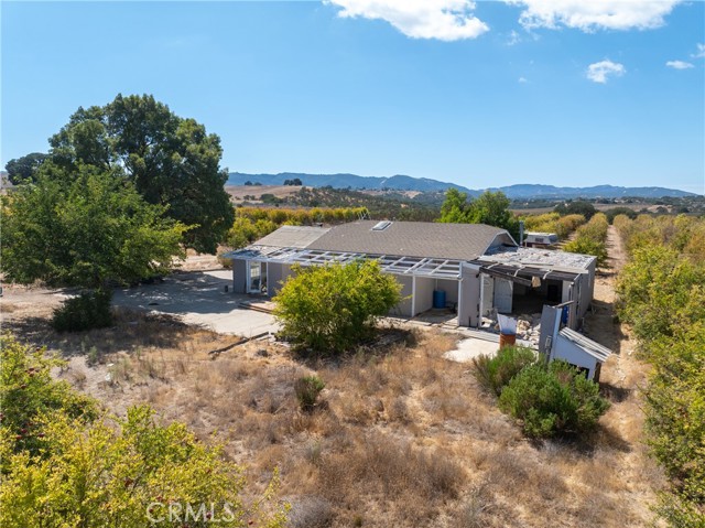 27 Wellsona Road, Paso Robles CA: https://media.crmls.org/medias/57fb1265-c66c-48ca-a1c4-4468da97719e.jpg