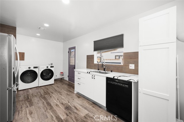 Image 20 of 70 For 6117 Loma Avenue