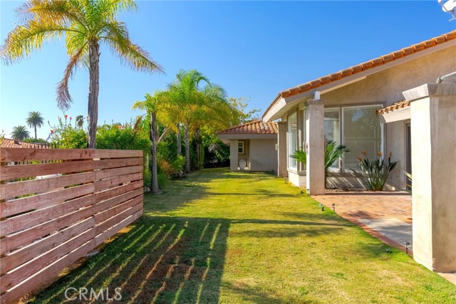 940 N Silent Ranch Drive, Glendora CA: https://media.crmls.org/medias/57fd05fe-12c3-4c36-b7ea-7a6eb2e2073f.jpg