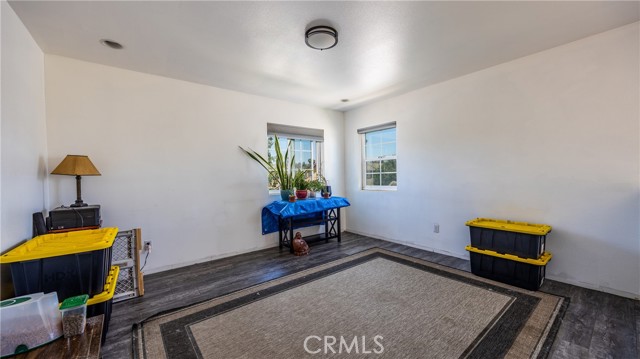 Image 11 of 39 For 341 Camden Court