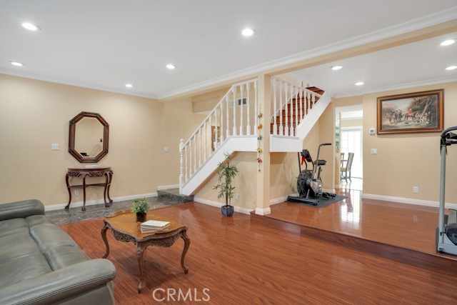 5644 Etiwanda Avenue, Tarzana CA: https://media.crmls.org/medias/57fddf42-9421-4e8d-9e91-dfc555f8b158.jpg