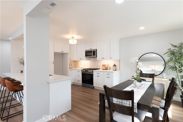 Detail Gallery Image 8 of 32 For 2275 Farringdon Ave, Pomona,  CA 91768 - 3 Beds | 2 Baths