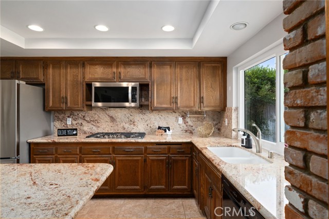 23761 Singapore Street, Mission Viejo CA: https://media.crmls.org/medias/57fe7370-d183-4400-b33d-0f93244a0d8a.jpg