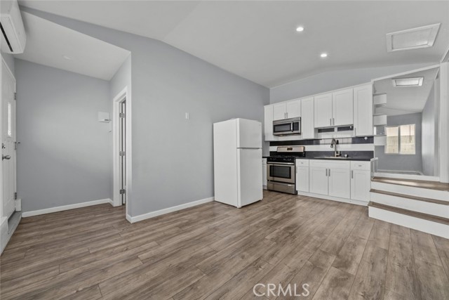 8447 Colbath Avenue, Panorama City CA: https://media.crmls.org/medias/57fec3d2-5dfa-452e-b562-f60709d62789.jpg