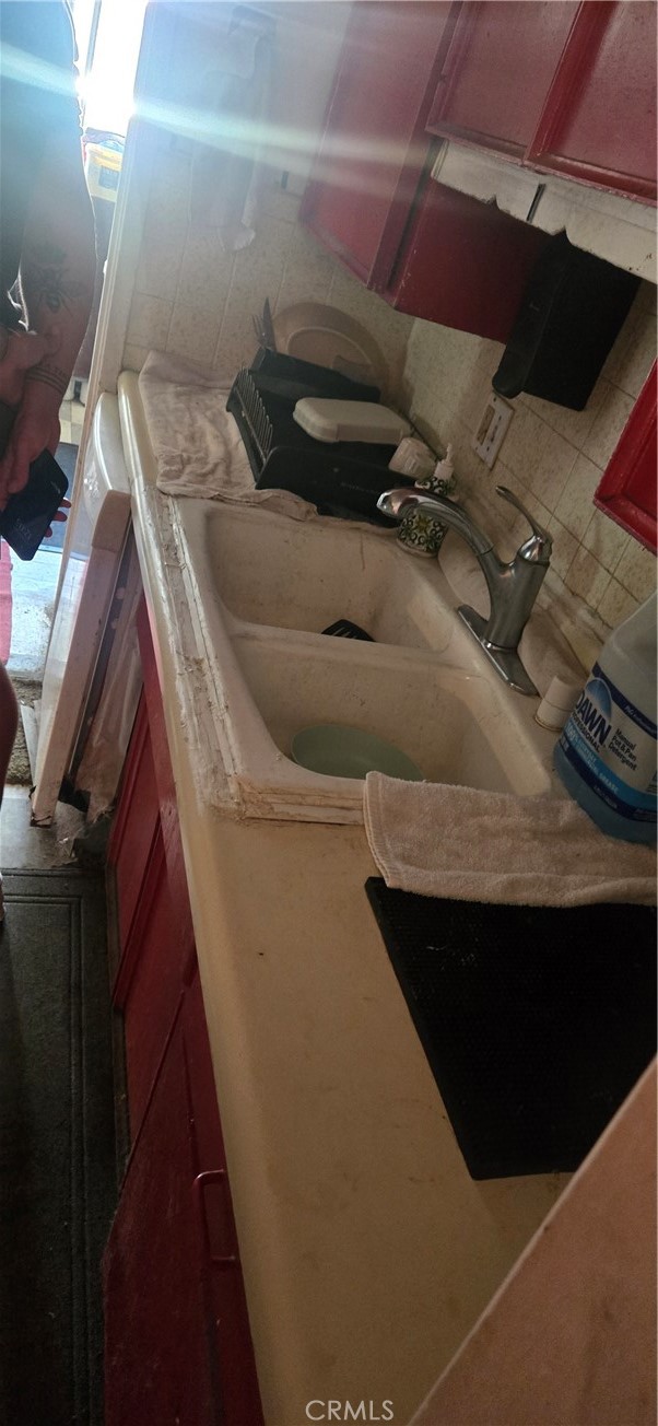 4527 Kickapoo Court, San Diego CA: https://media.crmls.org/medias/57fecf18-f4c3-41e3-9977-6e6f9e13a0ea.jpg