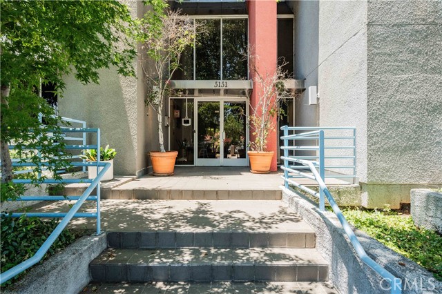 5151 Balboa BLVD Unit: 104
