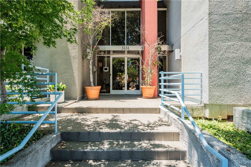 5151 Balboa Boulevard #104